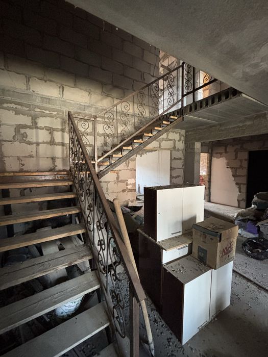 Продам коттедж недостроенный