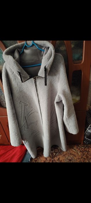 Продам женскую дубленку, осень -весна .