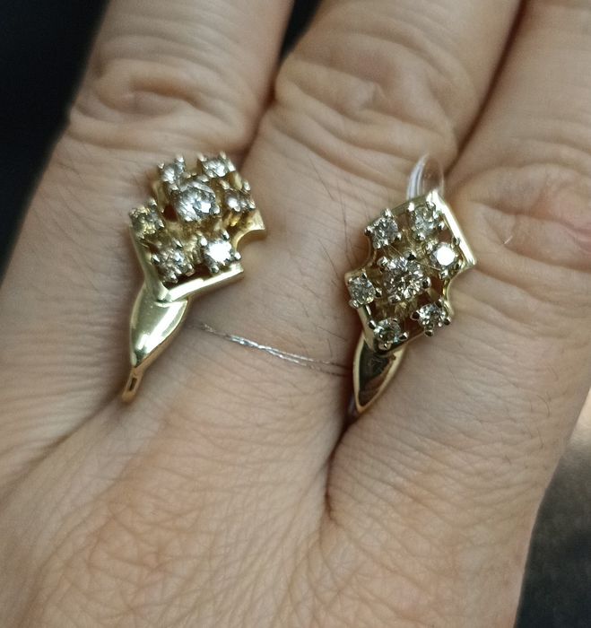 Серьги золотые с бриллиантами