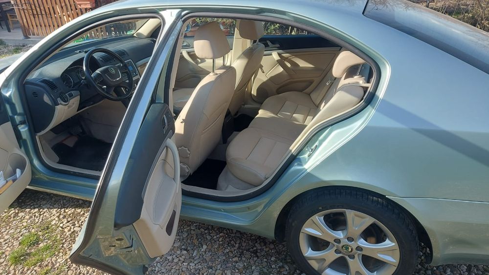 Skoda Oktavia Berlină 1,8TSI 160CP Elegance Piele DSG Xenon