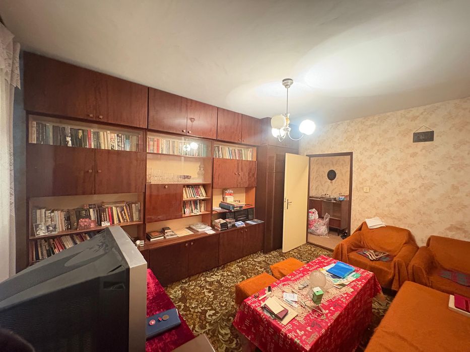 Тристаен Апартамент с Гараж кв. Запад 2