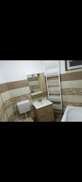Schimb apartament cu 4camere complet mobilat cu unul cu 2 camere plus diferența.