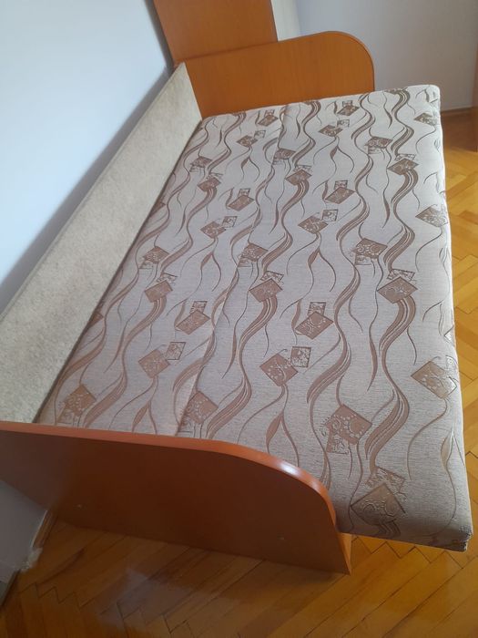 Vând canapea  extensibila