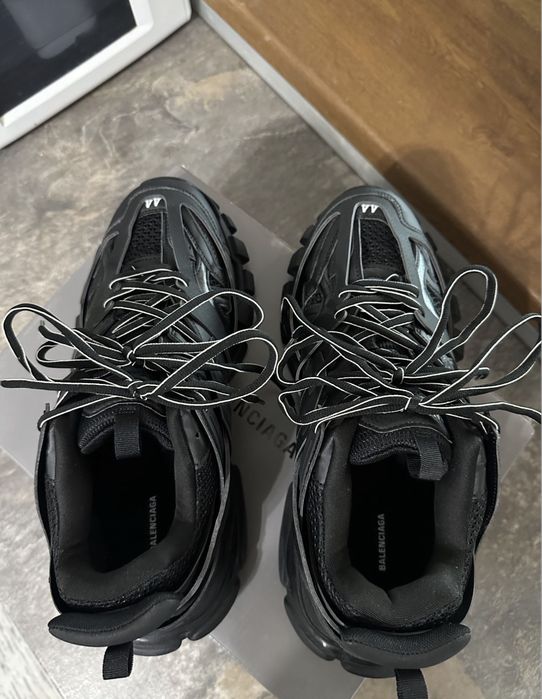 Balenciaga track