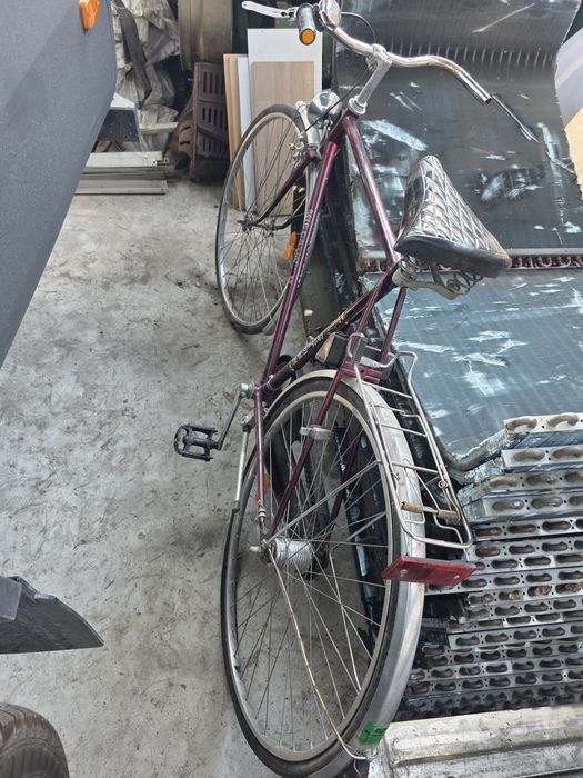 Bicicleta cadru aluminiu  roti aluminiu si o bicicleta ieftina 100 lei