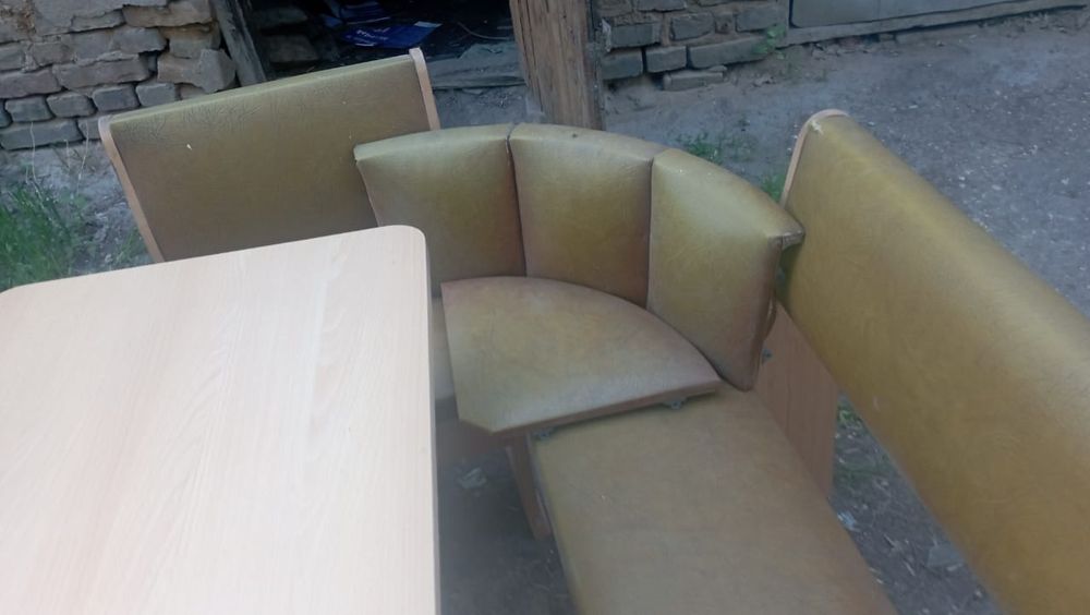 Кухонный уголок сатылады