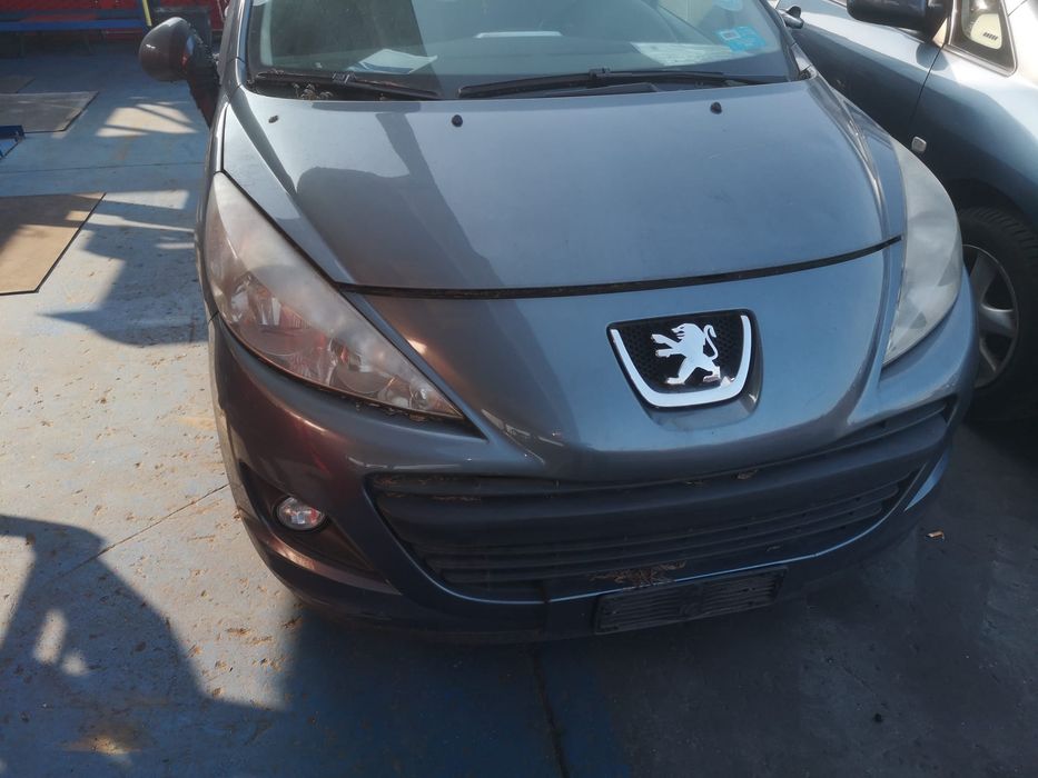 Dezmembrez peugeot 207