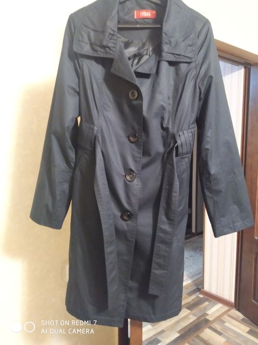 Продам тренч чёрного цвета,новый