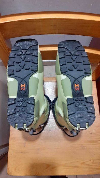 Туринг точкови ски обувки