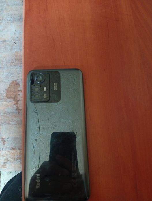 Продам телефон срочно