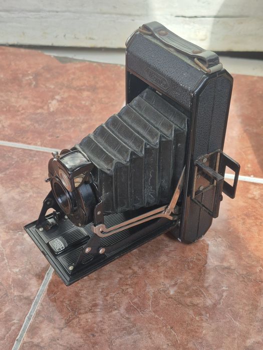 Aparat foto Zeiss cu burduf