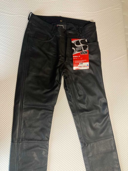 Нови кожени панталони за мотор IXS.