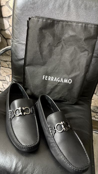 Ferragamo- Gancini-buckle loafers