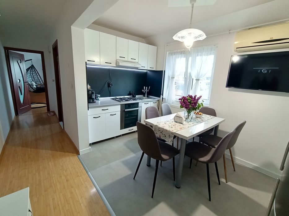 PF Vând apartament 2 camere curte privată