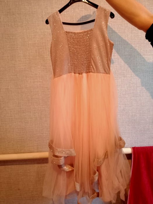 Платье женское..