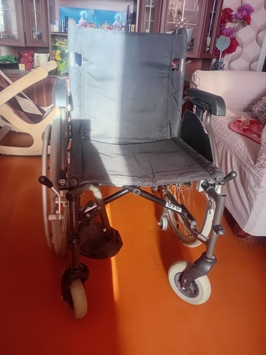 Инвалидной коляска