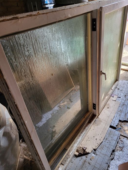 Geam termopan de calitate dar cu lipsă de sticlă! 210x145cm Germania