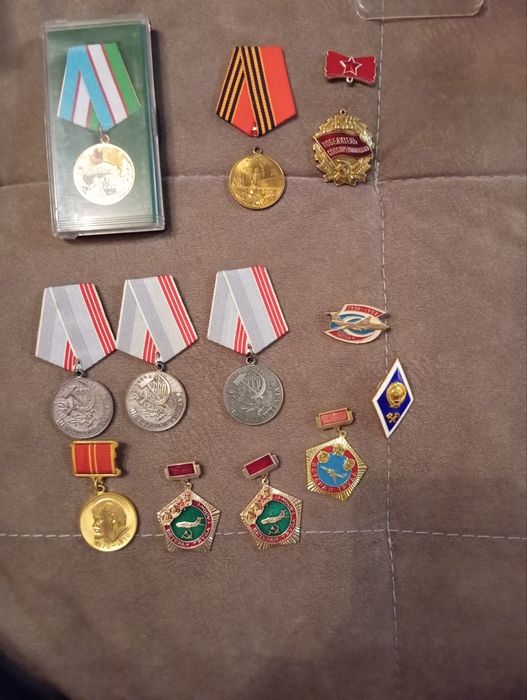 Медали,значки ..