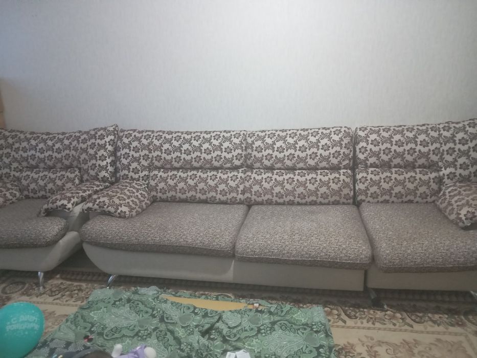 Продам диван с креслой