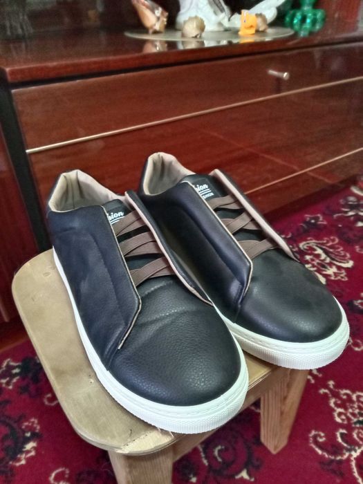 Продам кросовки фирма: Fashion