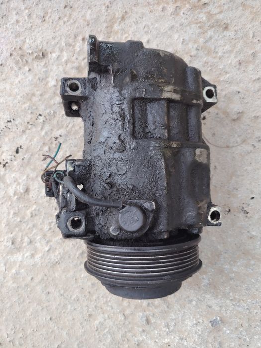 Продам компрессор кондиционера на Мерседес 111 мотор