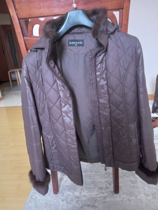 Женская куртка со сьемным капюшоном