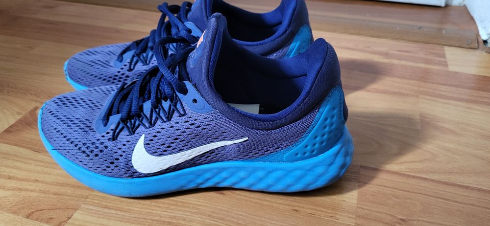 Adidasi Nike,marimea 36,5