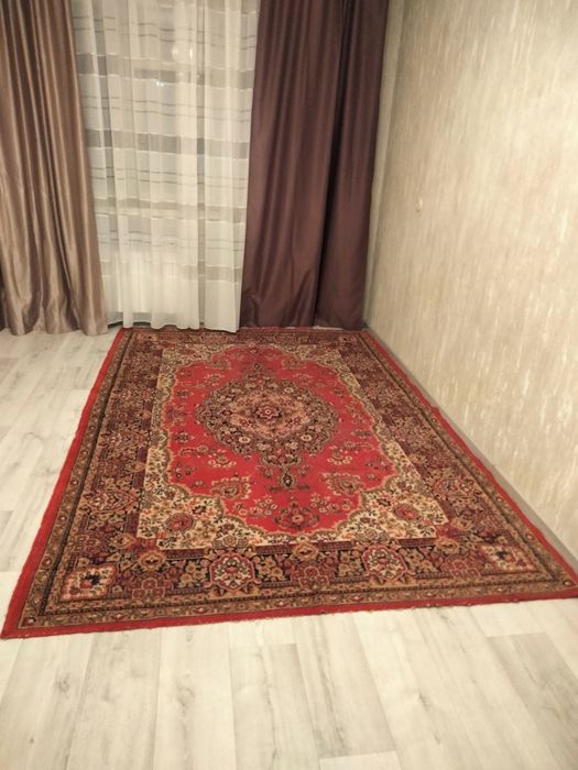 Продам шерстяной ковер.