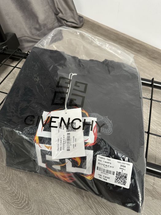 Tricou GIVENCHY super calitate