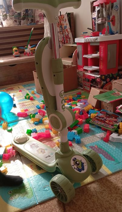 Самокат двойной с музыкой и светящимися колесами