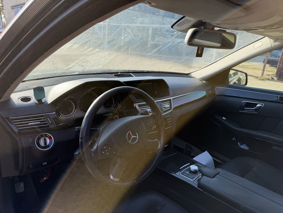 MERCEDES-BENZ E-Class 2011 — imagine 5
