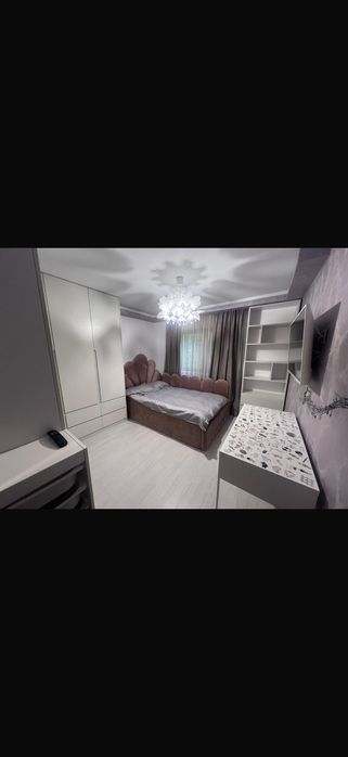 Vând apartament 4 camere în Faleza Nord