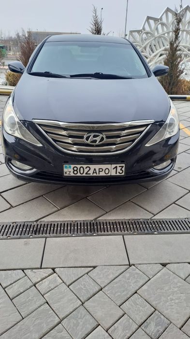Hyundai sanata 2011