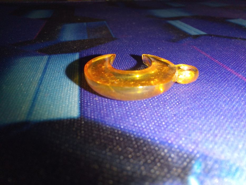 Натуральный камень янтарь кулоны Yantar toshli kulon