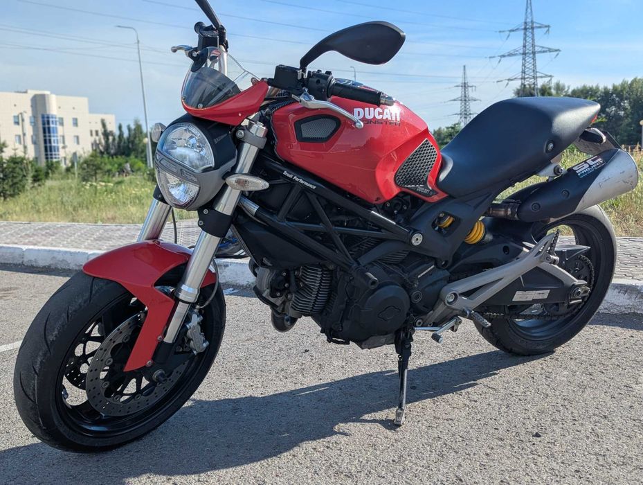 Ducati Monster 696