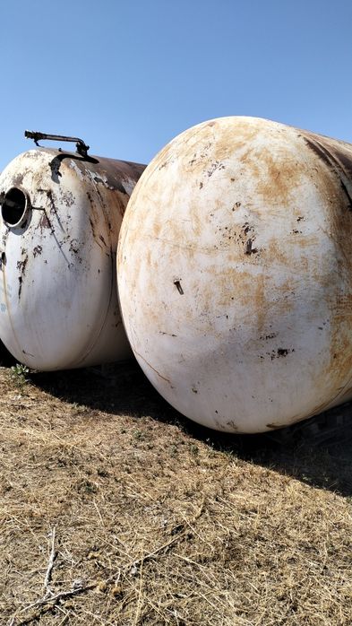 Емкаст Бочки Цестерны 28 куб эмаль