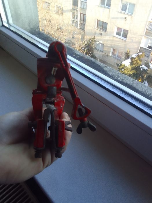 Dispozitiv ascuțit lanț