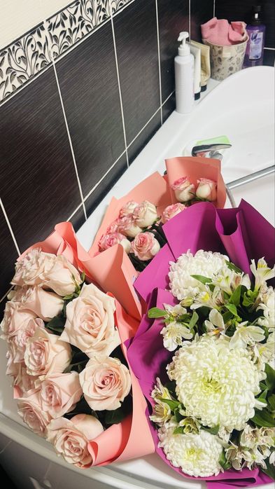 Цветы розы, продаются