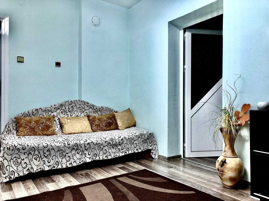 Дава се под наем Двустаен апартамент в Бургас, Меден рудник - зона А - 70 кв.м за 127.5 € - Снимка #1