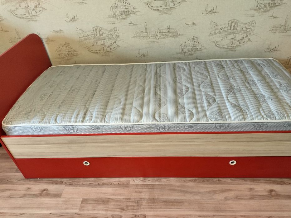 Кровать односпальная