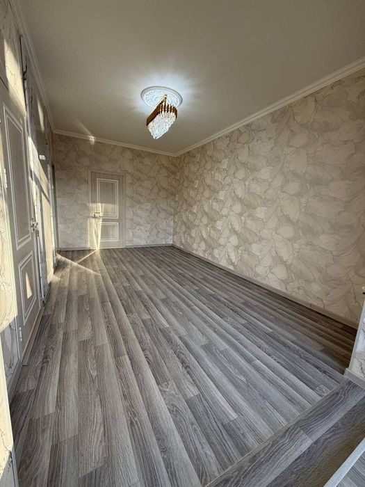 Uy sotiladi 2xona 1 etaj