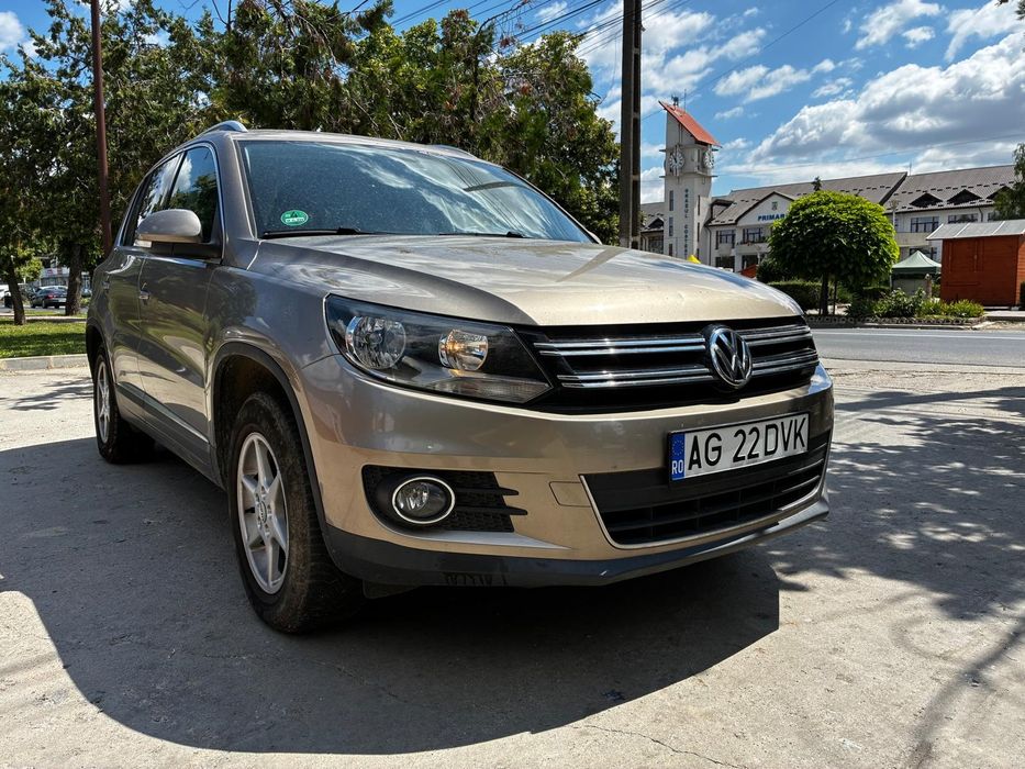 VOLKSWAGEN Tiguan