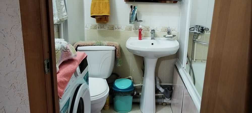 Продам 2 х  комнатную квартиру