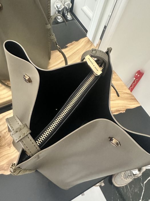 Сумка Charles&keith