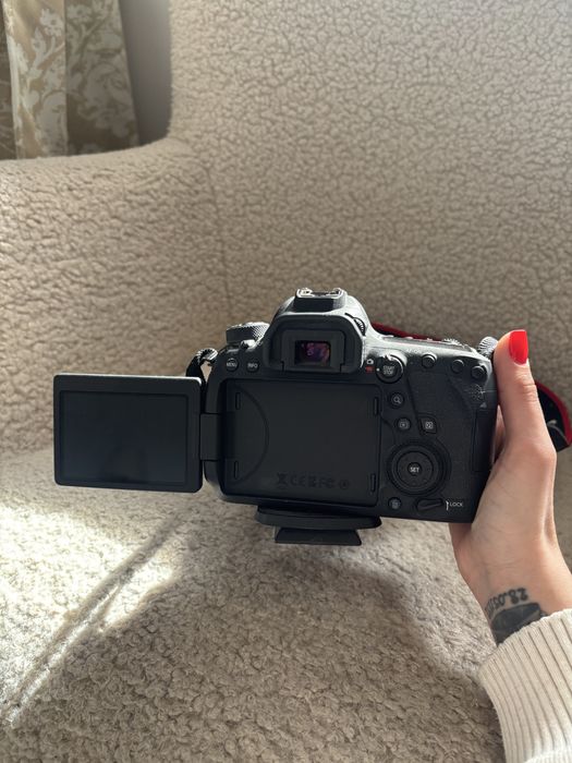 Canon 6D Mark II + Sigma 24-105 f4 | Full Frame Profesional | Aproape nou