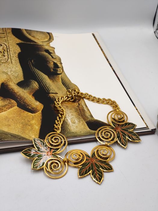 Масивно винтидж дизайнерско колие , перфектно състояние