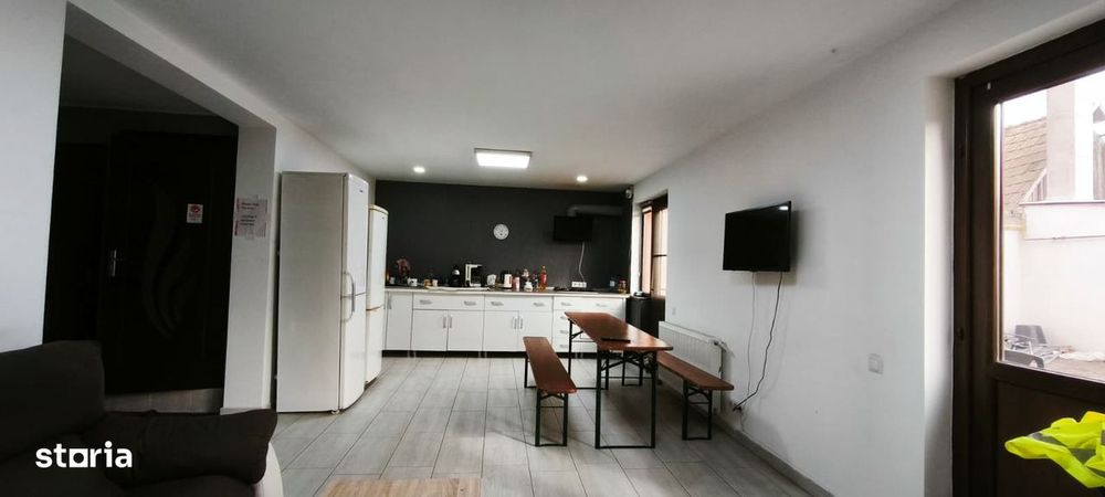 De inchiriat casa cu 6 camere in Cristesti