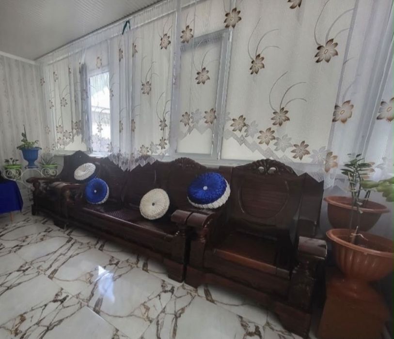 Продам деревянный Диван