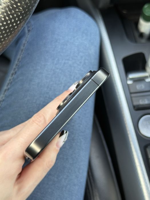 iPhone 15 Pro Max 93% baterie