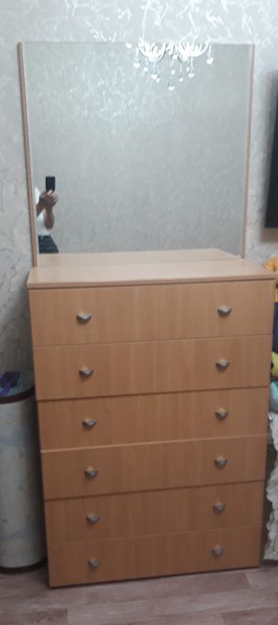 Продам комод с зеркалом в хорошем состооянии